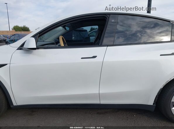 5YJYGDEE3LF052822 2020 TESLA MODEL Y White 
