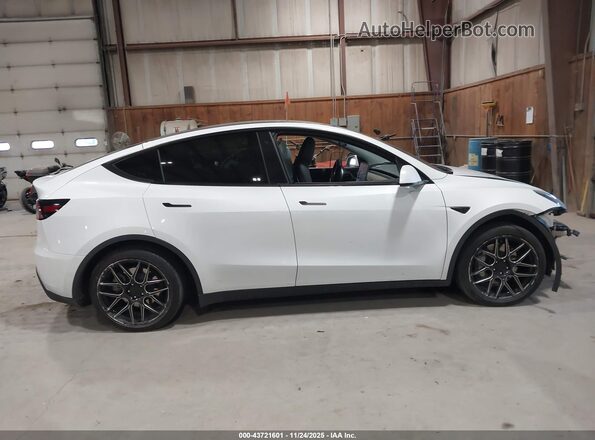 5YJYGDEE7LF011058 2020 TESLA MODEL Y Белый Панорамный вид салона 360°