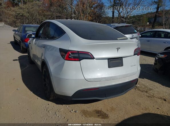 5YJYGDEE7MF065090 2021 TESLA MODEL Y White 