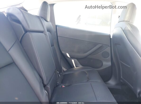 5YJYGDEE7MF065090 2021 TESLA MODEL Y White 