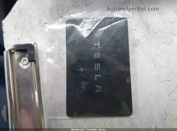 5YJYGDEEXMF074205 2021 TESLA MODEL Y White Dashboard view