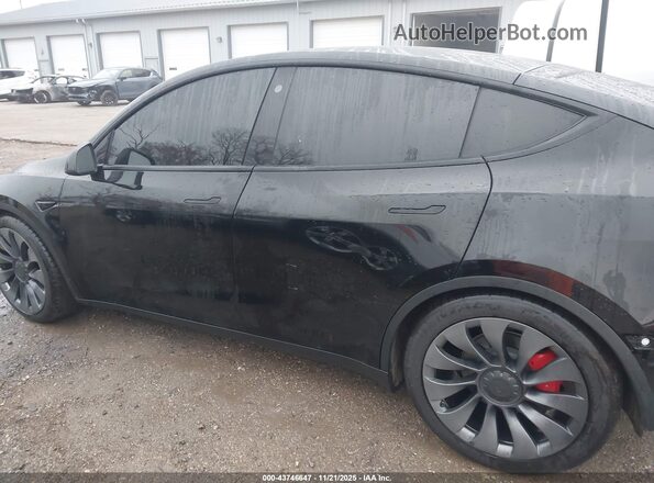 5YJYGDEF5MF258833 2021 TESLA MODEL Y Черный 