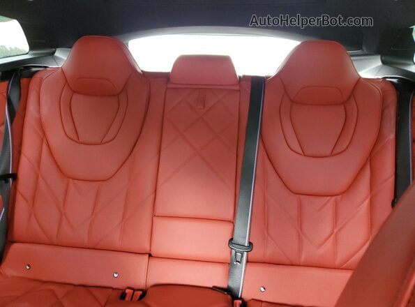 5YM23CS05S9Y18859 2025 BMW XM Белый Вид задних сидений