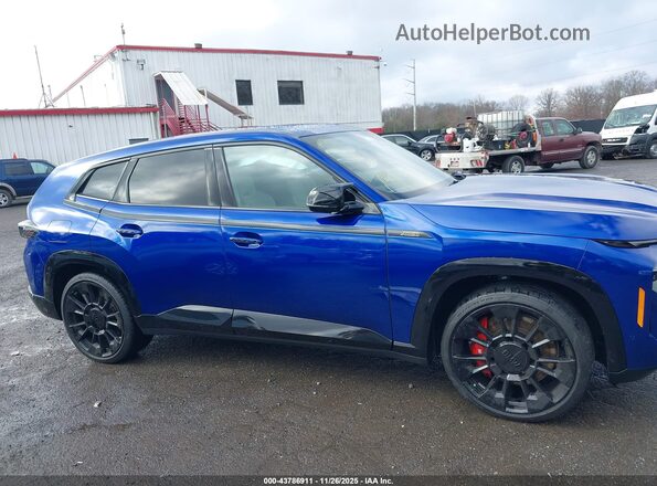 5YM23CS07S9X67221 2025 BMW XM Blue Вид задньої частини салону