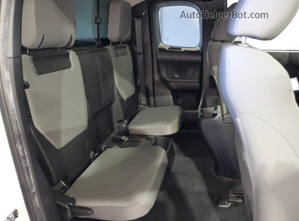 3TYRX5GNXNT046199 2022 TOYOTA TACOMA White Widok wnętrza z tyłu