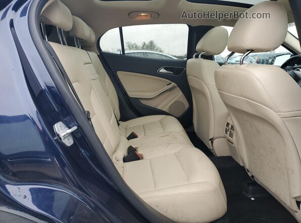 WDCTG4GB1HJ302212 2017 MERCEDES-BENZ GLA-CLASS Blue Vista del compartimento del motor