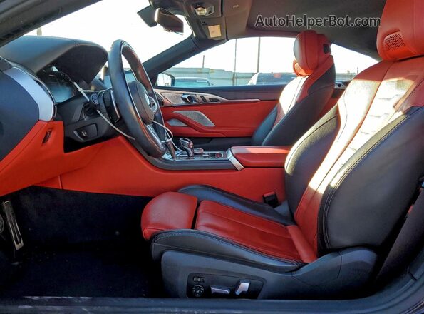 WBAFY4C03MCF29680 2021 BMW M8 Blue Vista del salpicadero