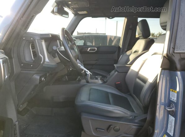 1FMEE8BP3RLA09699 2024 FORD BRONCO Blue Dashboard view