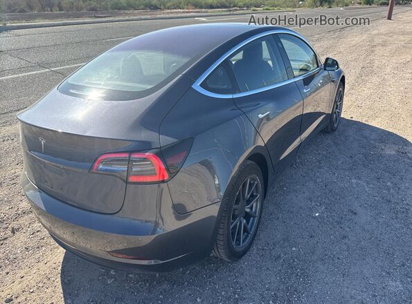 5YJ3E1EA6JF014073 2018 TESLA MODEL 3 Серый 