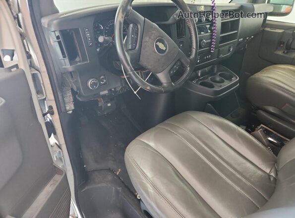 1GCWGAFP1N1174919 2022 CHEVROLET EXPRESS White Instrument cluster view