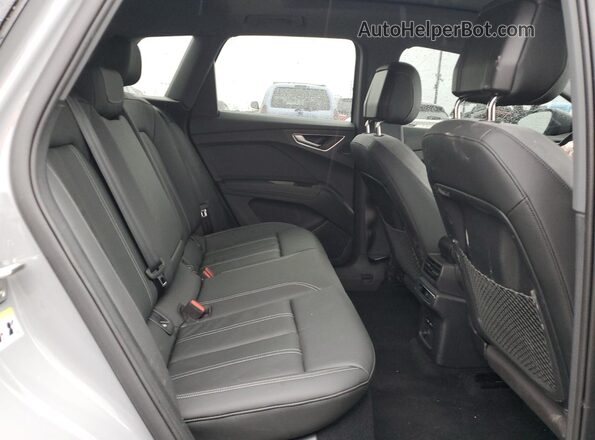 WA1LUBFZ7RP042778 2024 AUDI Q4 Gray ძრავის განყოფილების ხედი
