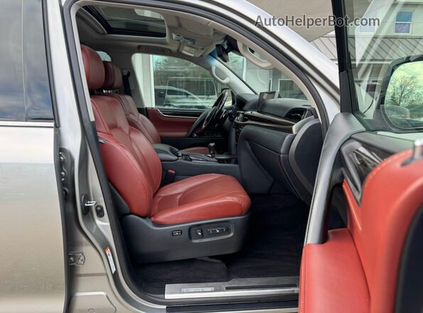 JTJHY7AX6J4263505 2018 LEXUS LX Silver 