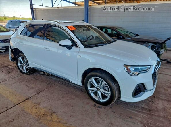WA1EECF36N1138521 2022 AUDI Q3 White Widok z przodu