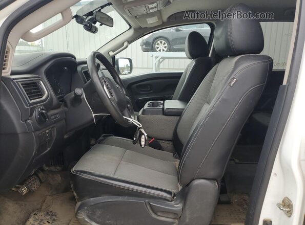 1N6AA1EK2HN536848 2017 NISSAN TITAN White Вид панелі приладів
