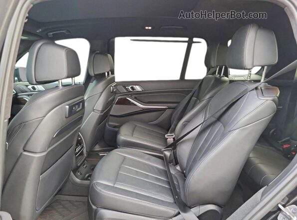 5UXCX6C00N9J07221 2022 BMW X7 Black წინა სალონის ხედი