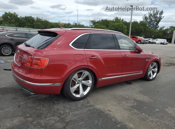 SJAAC2ZV1HC014037 2017 BENTLEY BENTAYGA Red Przód prawy