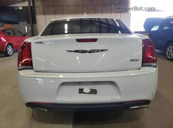 2C3CCAAG0JH308146 2018 CHRYSLER 300 White Widok wnętrza z przodu