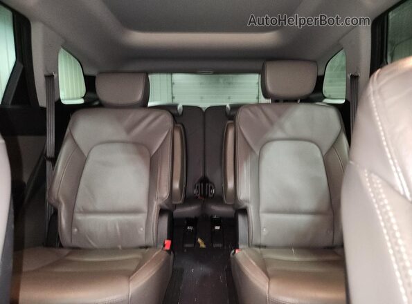 KM8SRDHF9GU141064 2016 HYUNDAI SANTA FE Black Widok wnętrza z tyłu