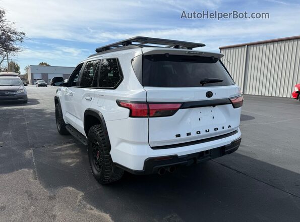 7SVAAABA2RX025764 2024 TOYOTA SEQUOIA White Առջևի աջ