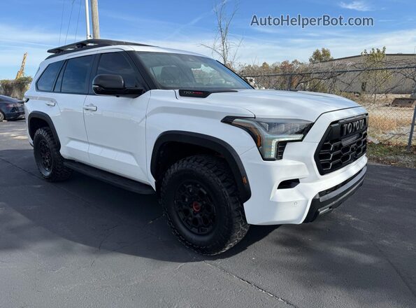 7SVAAABA2RX025764 2024 TOYOTA SEQUOIA White Հետևի ձախ