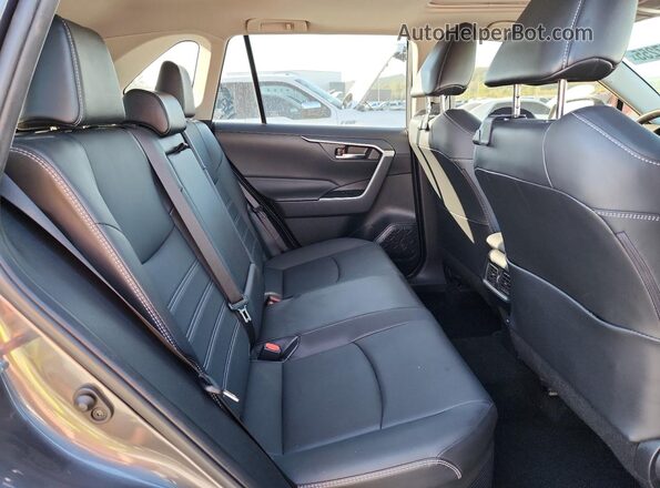 JTMB6RFV5PD085130 2023 TOYOTA LE Gray Вид задніх сидінь