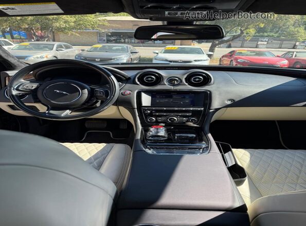 SAJWJ2GD8G8V99366 2016 JAGUAR XJ Purple Rear seats view