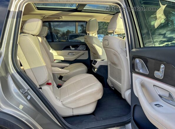 4JGFF5KE3LA158731 2020 MERCEDES-BENZ GLS Gold Widok wnętrza z przodu