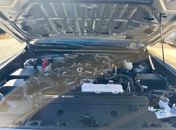 JTEVA5BR0S5008693 2025 TOYOTA 4RUNNER Серебряный 