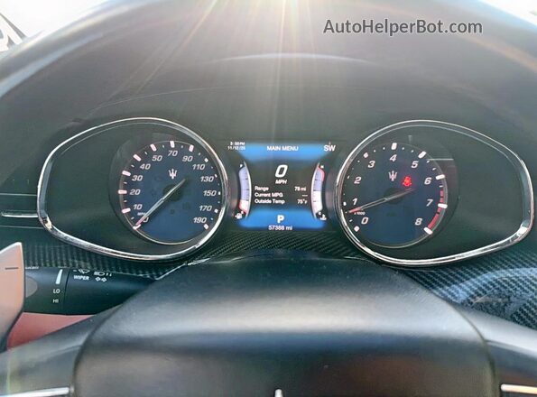 ZAM56RPS0H1236696 2017 MASERATI QUATTROPOR White Vista del cuadro de instrumentos