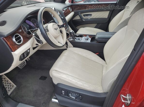 SJAAC2ZV1HC014037 2017 BENTLEY BENTAYGA Red Widok deski rozdzielczej
