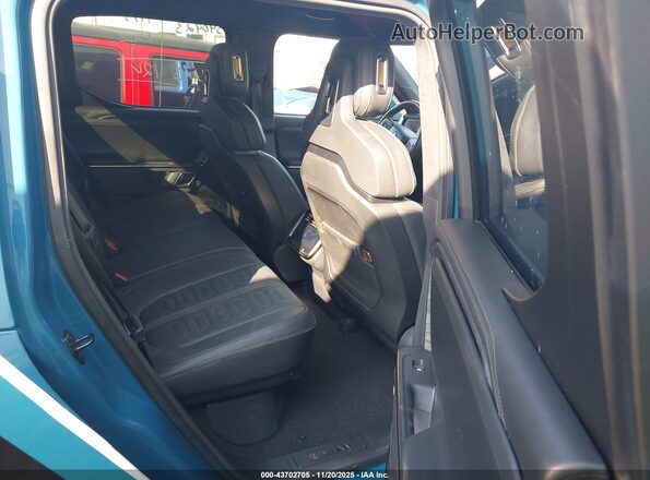 7FCTGAAA1PN017807 2023 RIVIAN R1T Blue VIN კოდის სტიკერის ხედი
