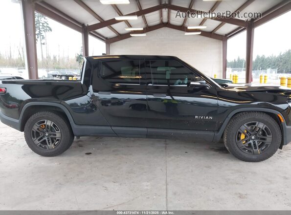 7FCTGAAA2NN007400 2022 RIVIAN R1T Black Вид задньої частини салону