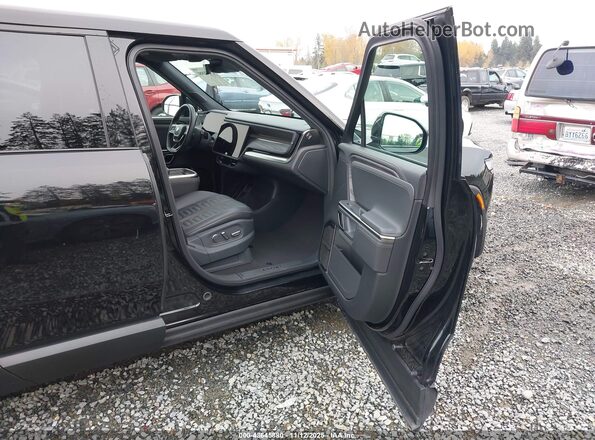 7FCTGAAA3PN017789 2023 RIVIAN R1T Black წინა სალონის ხედი