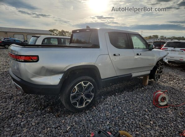7FCTGAAA9NN008835 2022 RIVIAN R1T Silver Задня права чверть