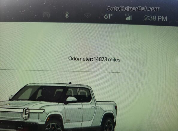 7FCTGAAA9NN008835 2022 RIVIAN R1T Silver Вид щитка приладів
