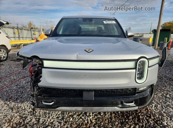 7FCTGAAA9NN008835 2022 RIVIAN R1T Silver Вид спереду
