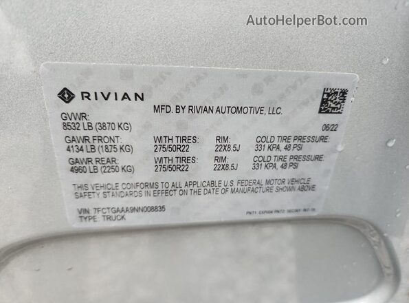 7FCTGAAA9NN008835 2022 RIVIAN R1T Silver Вид підкапотного простору