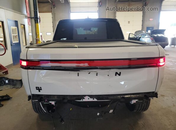 7FCTGAAA9NN015736 2022 RIVIAN R1T White Հետևի տեսք