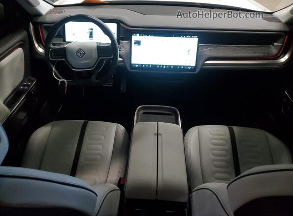 7FCTGAAA9NN015736 2022 RIVIAN R1T White Առջևի վահանակի տեսք