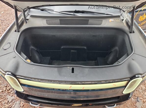 7FCTGAAAXNN009122 2022 RIVIAN R1T Teal უკანა სალონის ხედი
