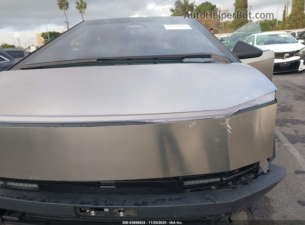 7G2CEHED0RA028785 2024 TESLA CYBERTRUCK Silver Widok z tyłu