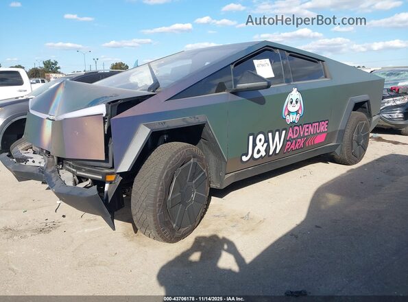 7G2CEHED0SA076924 2025 TESLA CYBERTRUCK Gray Vista tres cuartos delantera izquierda
