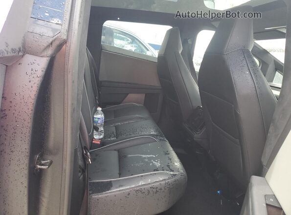 7G2CEHED4SA069815 2025 TESLA CYBERTRUCK Purple Widok tylnych siedzeń