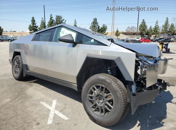 7G2CEHED9SA058678 2025 TESLA CYBERTRUCK Серебряный Передняя правая четверть