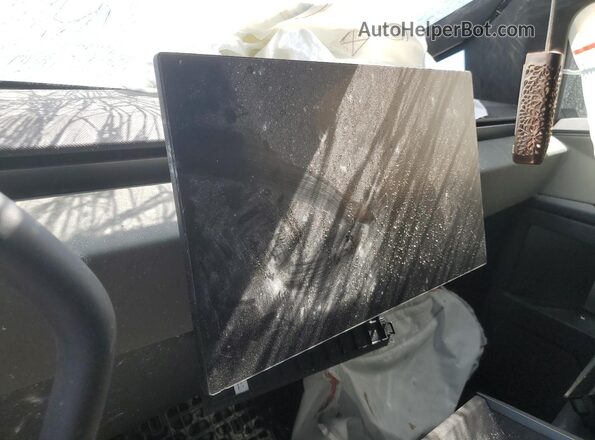7G2CEHED9SA058678 2025 TESLA CYBERTRUCK Серебряный Вид щитка приборов