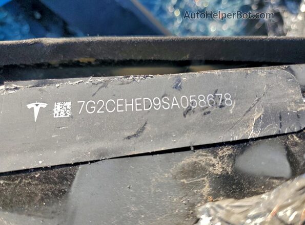 7G2CEHED9SA058678 2025 TESLA CYBERTRUCK Серебряный Вид подкапотного пространства