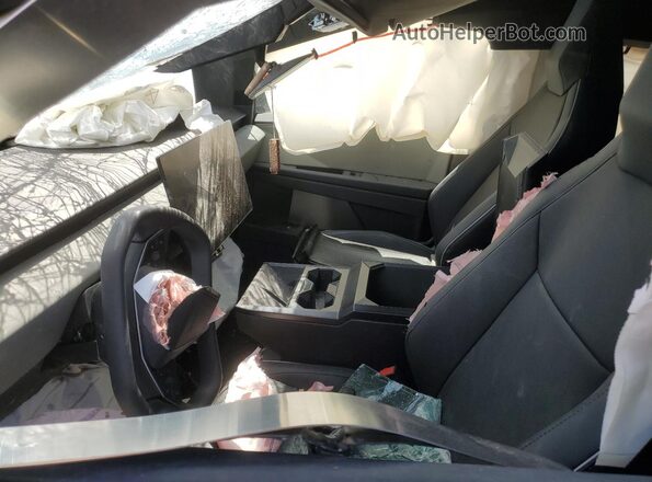 7G2CEHED9SA058678 2025 TESLA CYBERTRUCK Серебряный Вид салона спереди