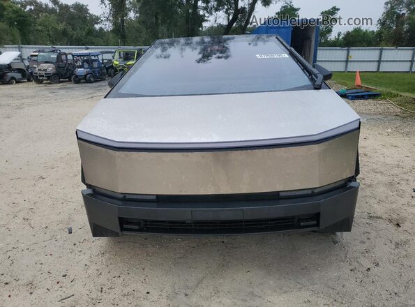 7G2CEHEE0RA041058 2024 TESLA CYBERTRUCK Silver 