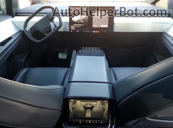 7G2CEHEE8RA017252 2024 TESLA CYBERTRUCK Silver 