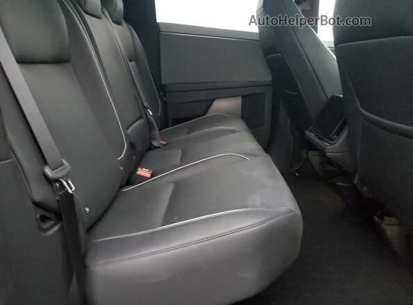 7G2CEHEE9RA031614 2024 TESLA CYBERTRUCK Green 
